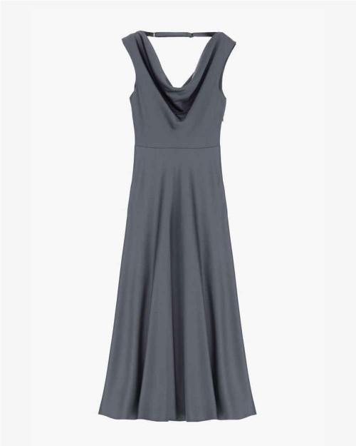Vestido midi con escote...