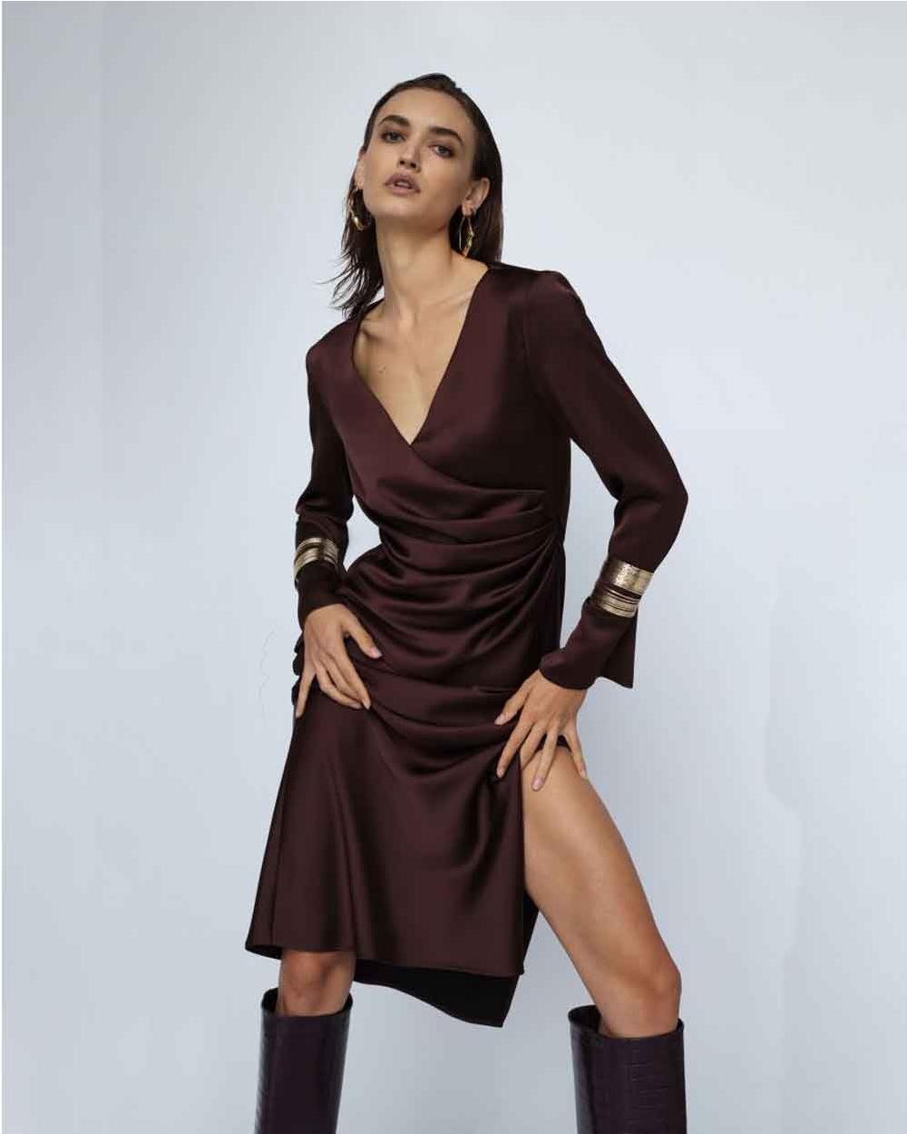 Vestido Drapeado con Abertura Lateral...