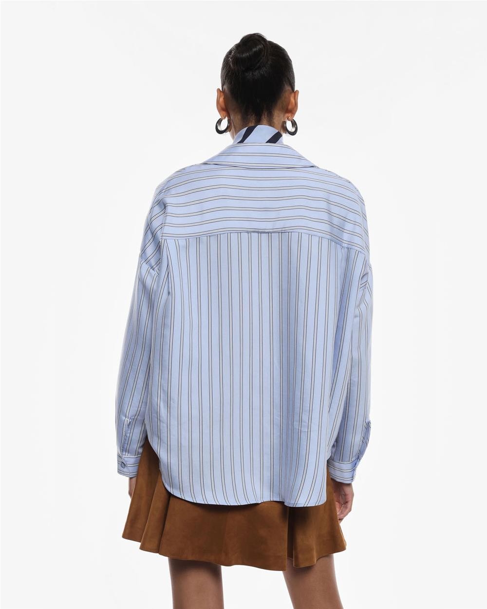 Camisa de Rayas adorno pañuelo cuello...