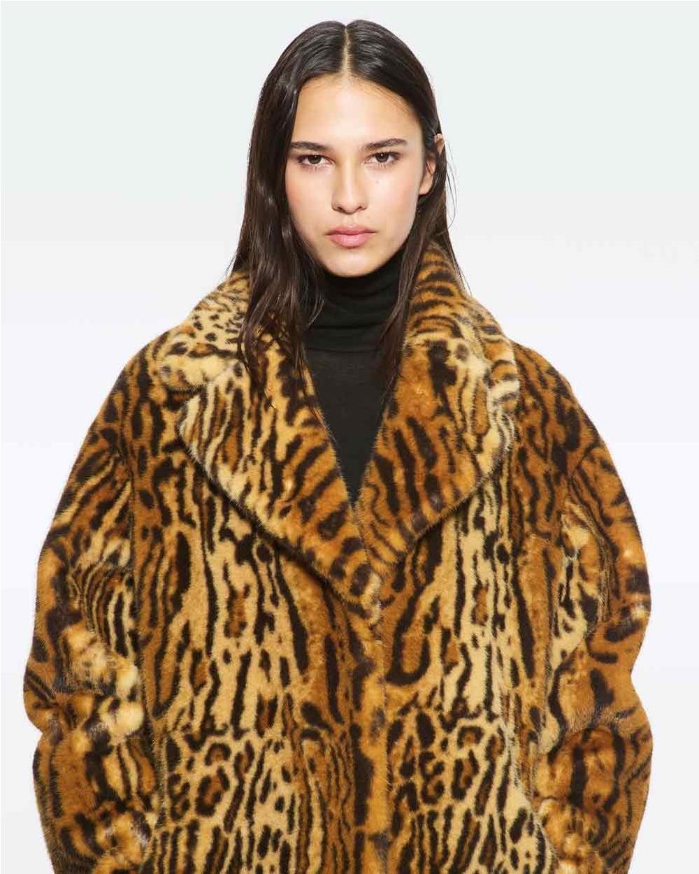 Abrigo Camille Cocoon Estampado Leo...