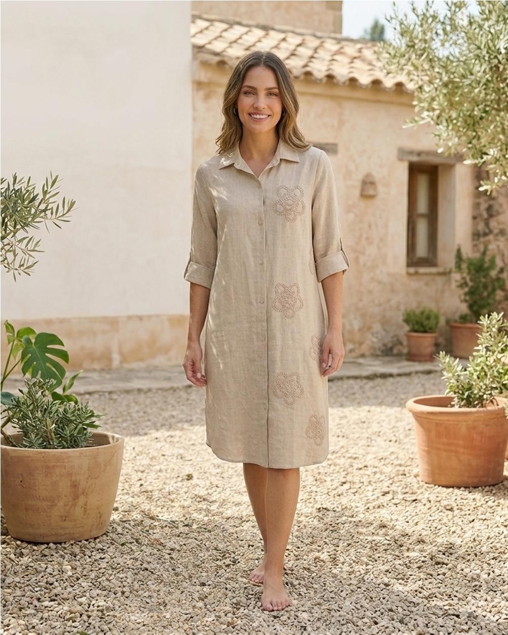 Vestido camisero bordado de lino...