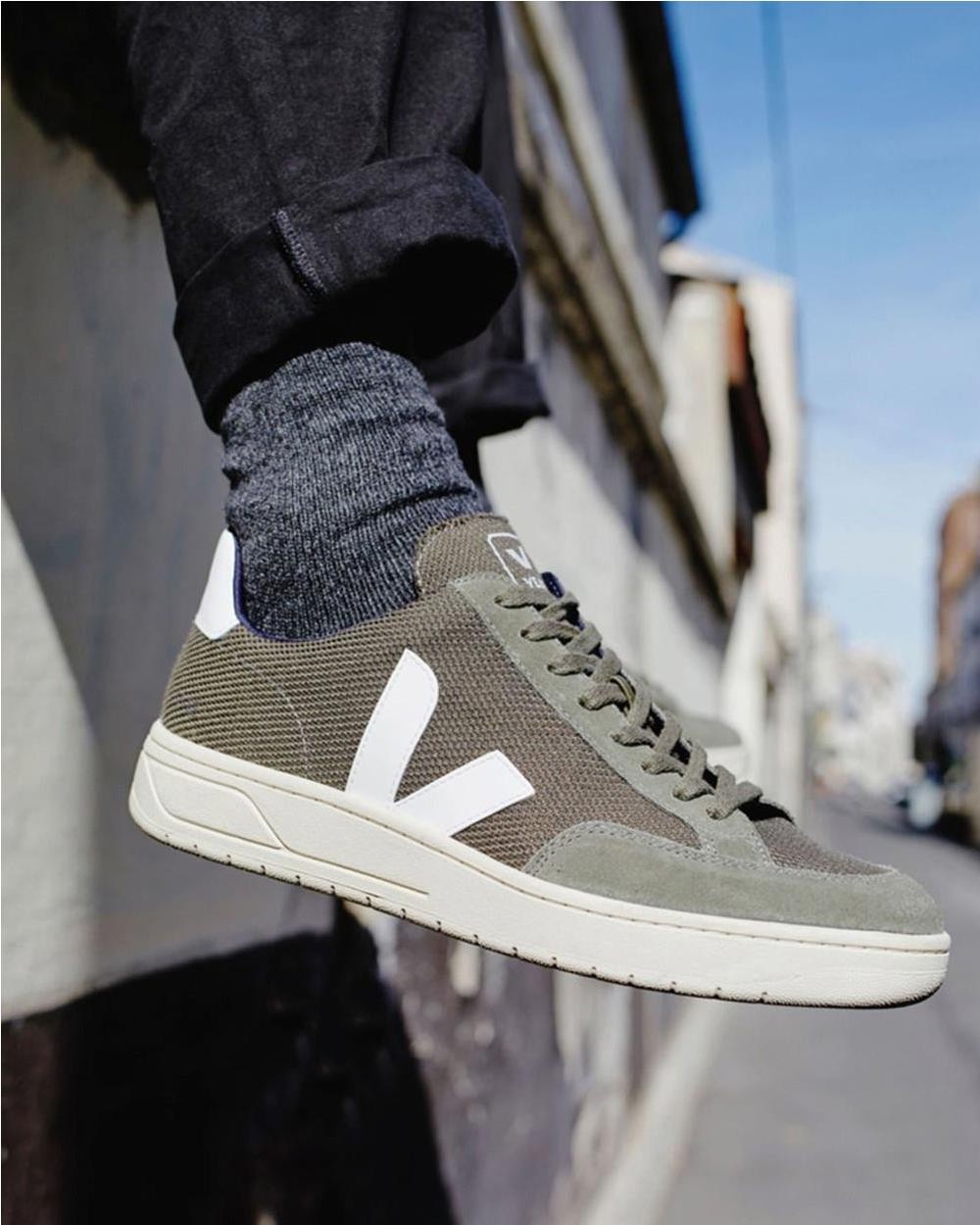 V12 vegan B-mesh zapatilla hombre KHAKI